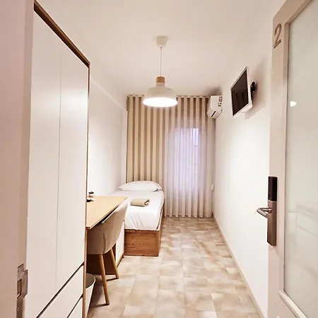 Πανσιόν Rooms4you 3 In Historic Center Of *
